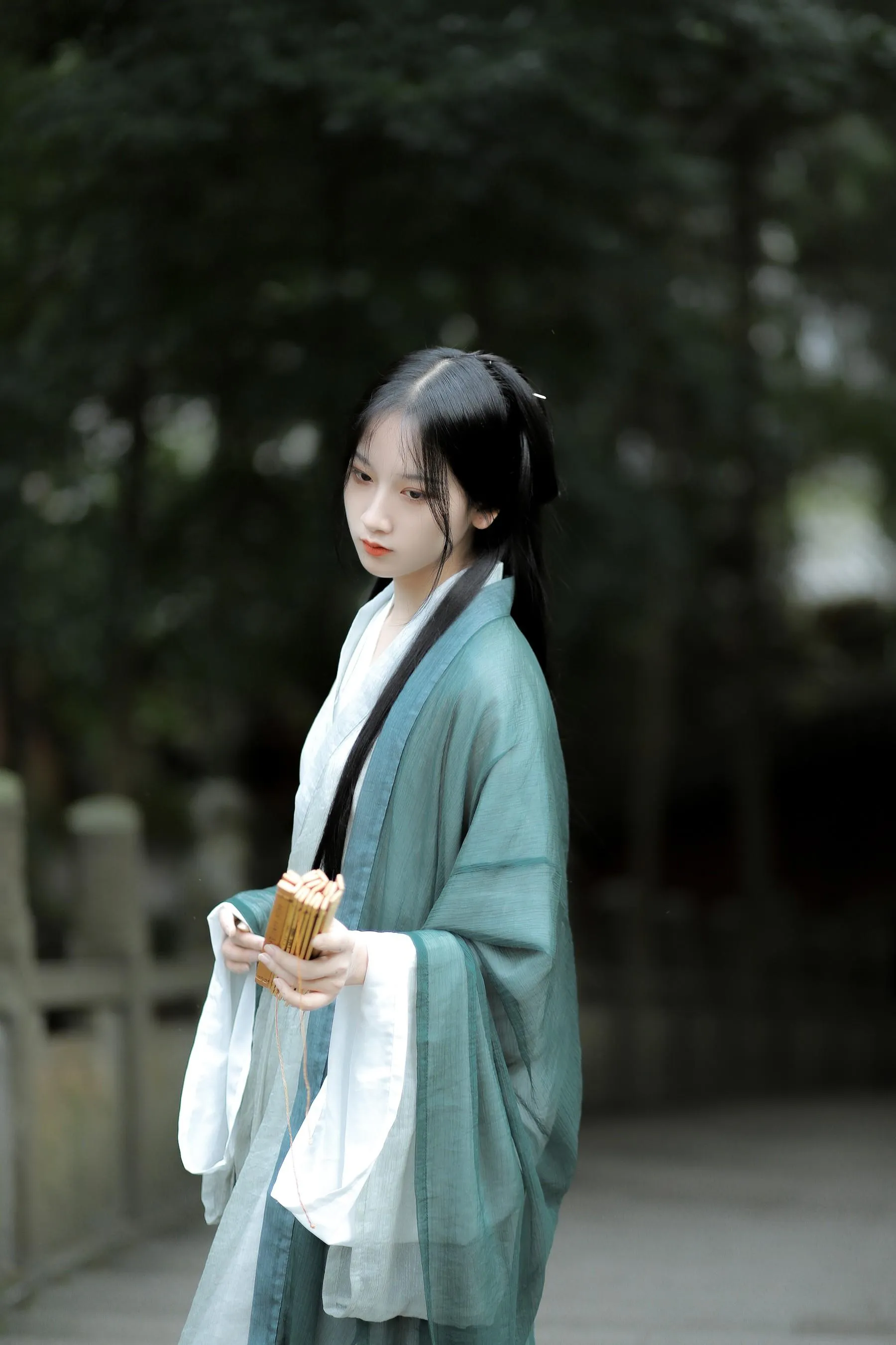 [YITUYU艺图语]2022.02.18 人间忽晚，山河已秋 半夏夏夏 [22P]插图9